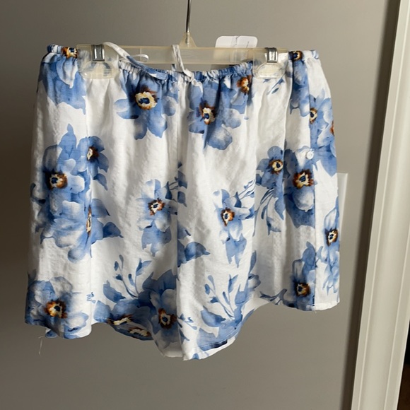 Boutique Two piece set - Picture 4 of 4